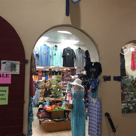 souvenir shops in st thomas.